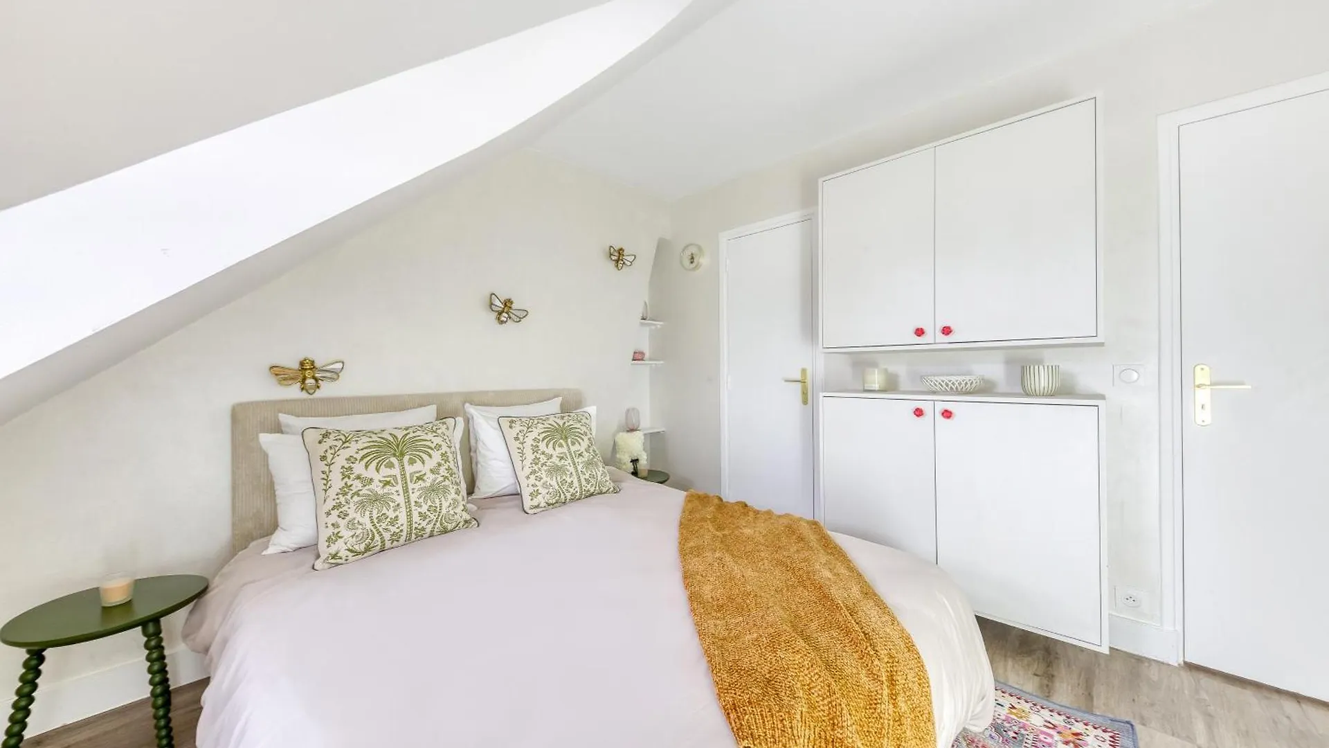 Lejlighed Escapade Luxe A Deux Pas Des Champs-Elysees Paris Frankrig